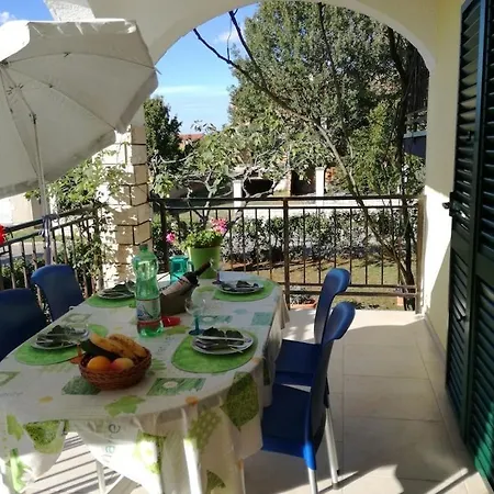 Dom wakacyjny In Pore With Swimming Pool *