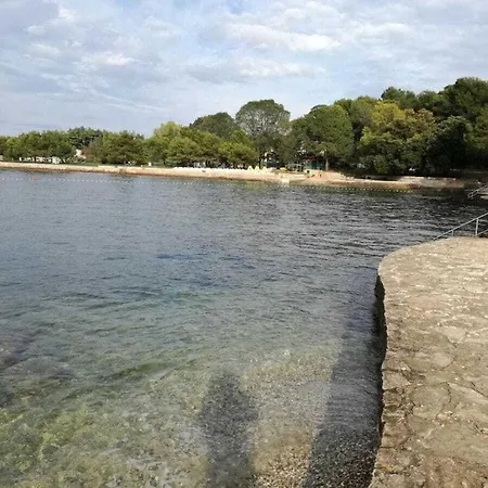 In Pore With Swimming Pool Dom wakacyjny Poreč