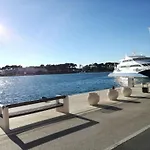 Nyaraló In Pore With Swimming Pool Poreč